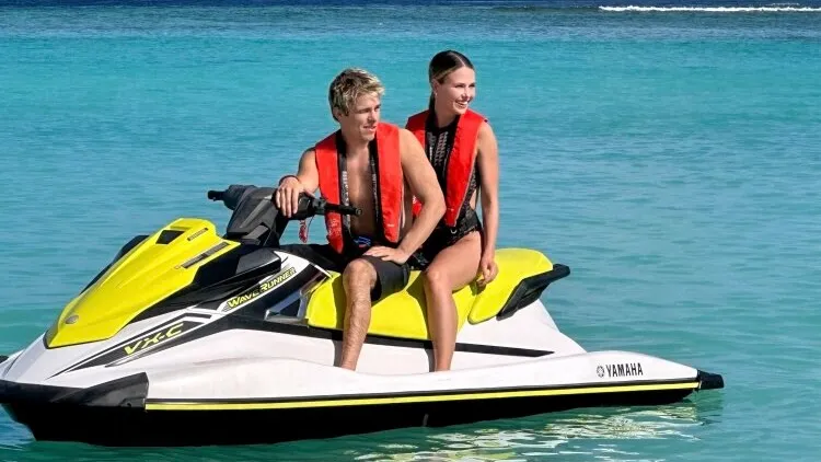 Discovering shipwrecks through Hallmark's "Love in the Maldives"