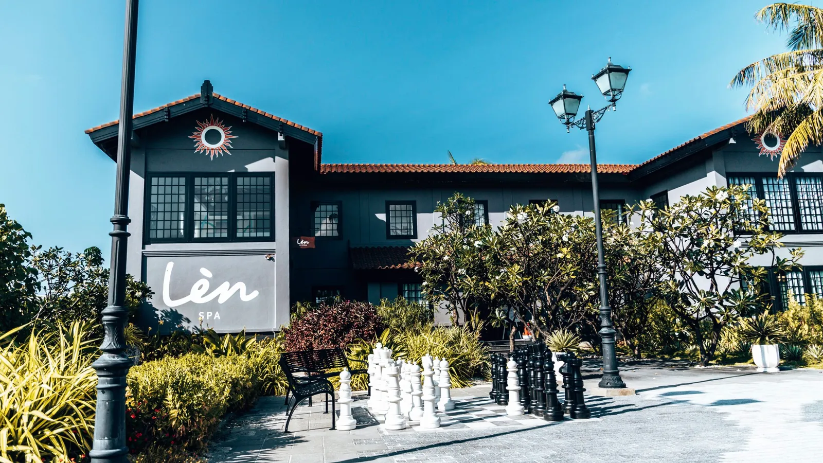 Food outlet at the Marina Area